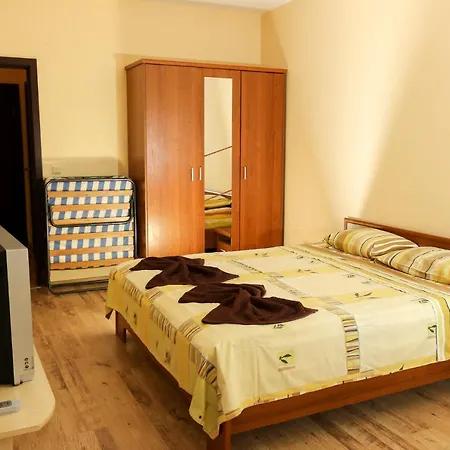 Complex Dreams Bmt Apartment *
