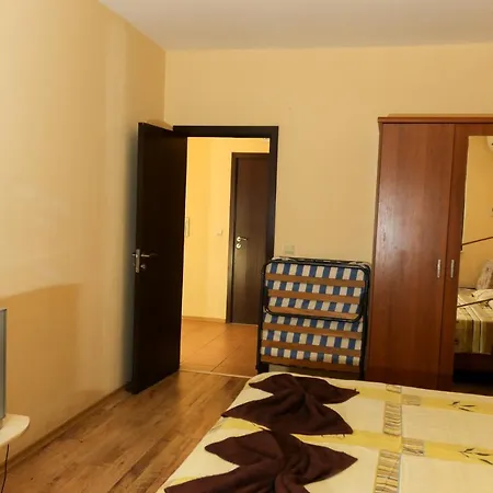 Complex Dreams Bmt Apartment *