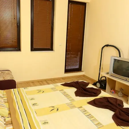 Complex Dreams Bmt Apartment *