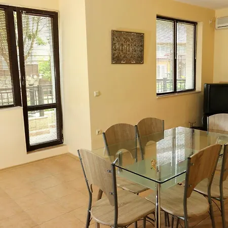 Complex Dreams Bmt Apartment *