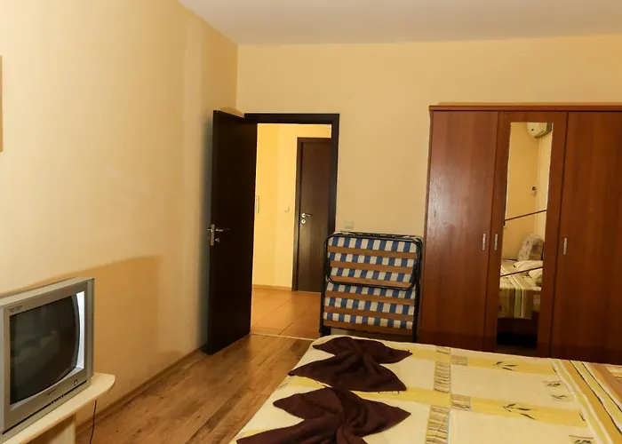 Complex Dreams Bmt Apartment *